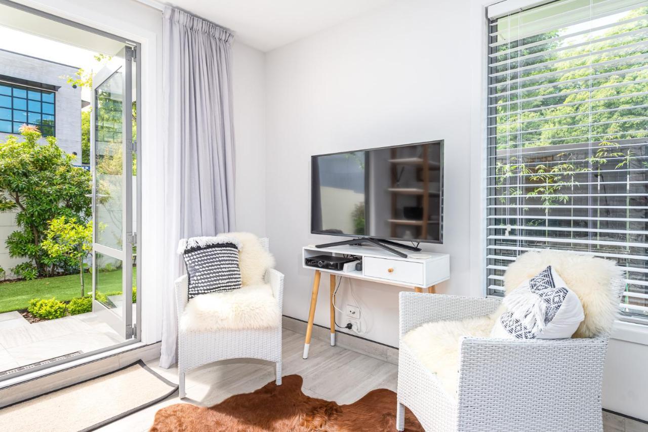 Riverside 1-bed - In The Heart Of The * Christchurch